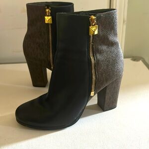 Michael kors boots size 7